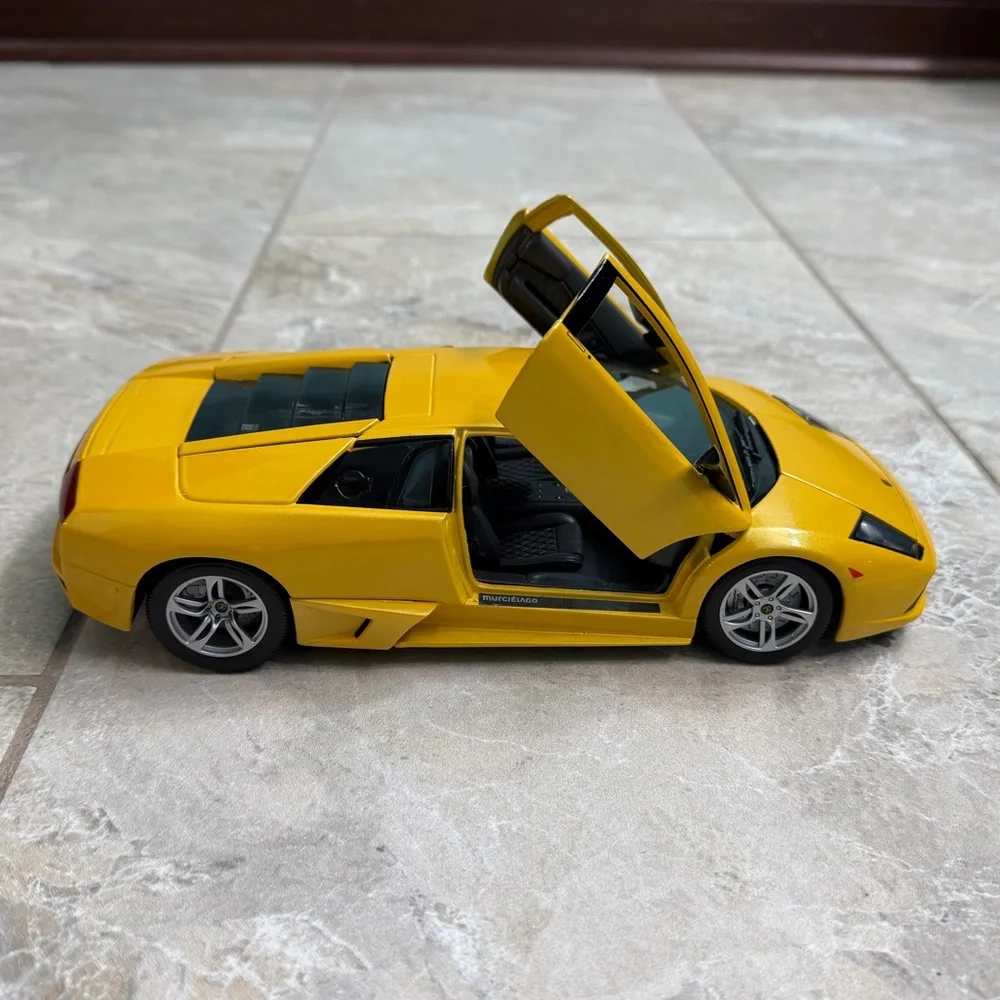 maisto bright yellow